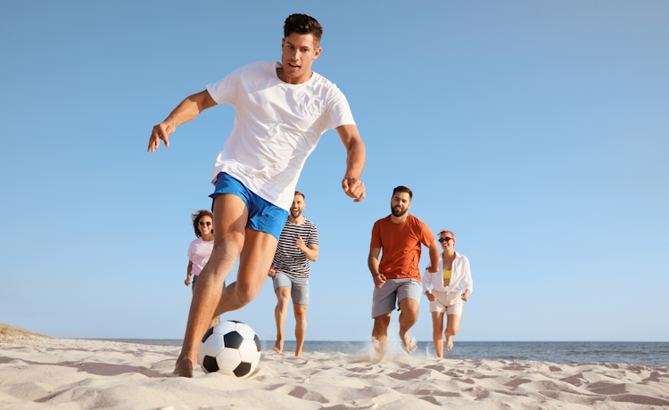 illustratie nieuws fysiomagazine beachvoetbal