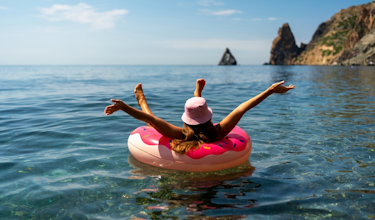 illustratie fysiomagazine vrouw aan zee